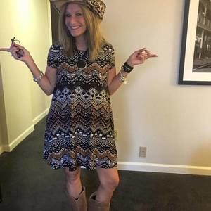 Meet your Posher, Barbee